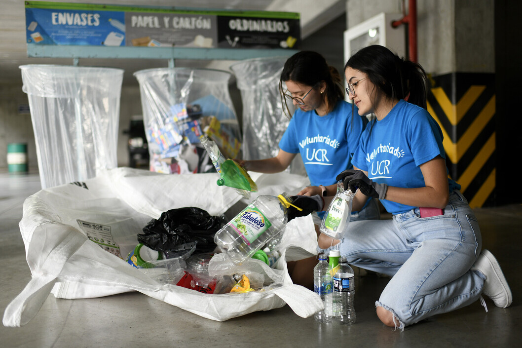 Voluntariado en campaña de reciclaje