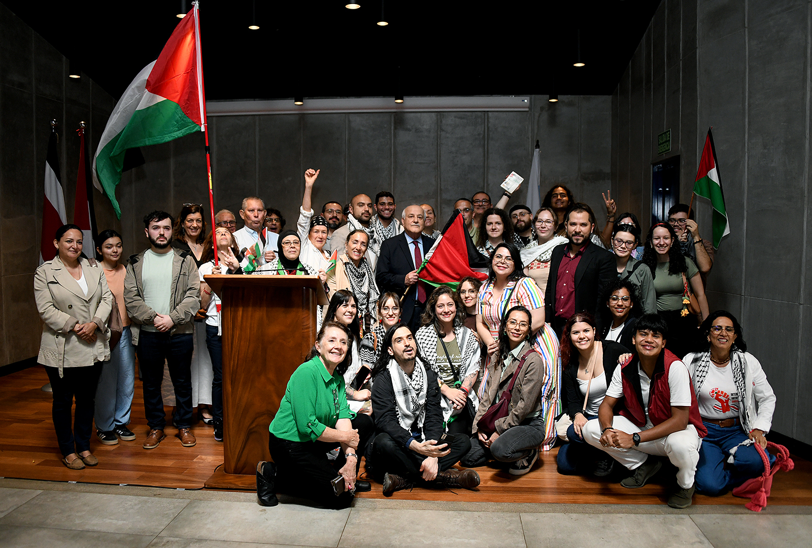 Foto 1 Conferencia Embajador Palestino ante la ONU