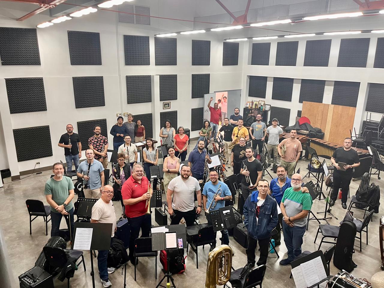 Banda de conciertos de San José ensayando en la EAM